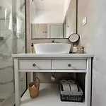 Mouzas Апартаменты