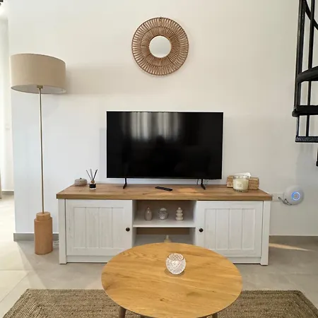Apartament Mouzas *