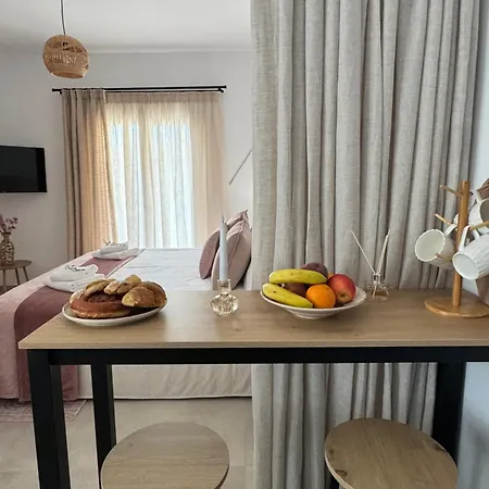 Mouzas Apartament *