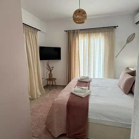 Apartament Mouzas *